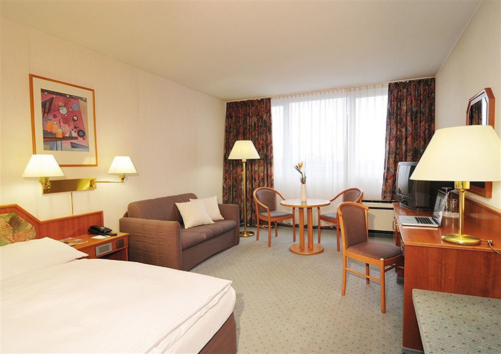 Leoso Hotel Ludwigshafen Екстериор снимка